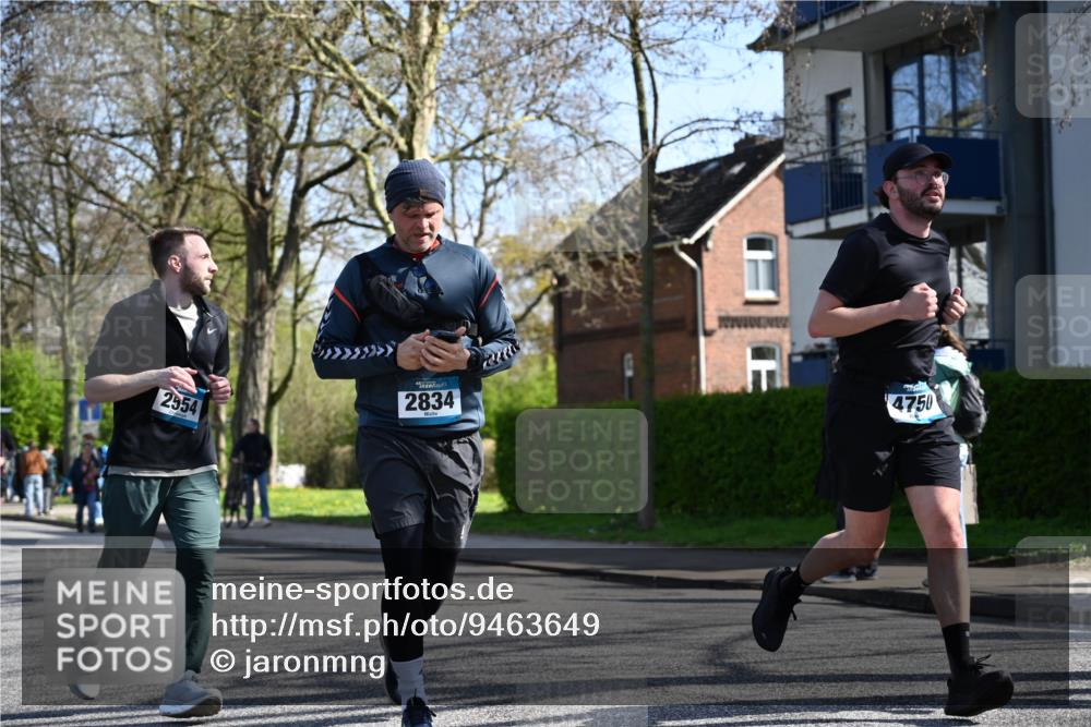 12.04.2026 - 45. Internationalen Wilhelmsburger Insellauf J. Mangold http://msf.ph/oto/9463649 12.04.2026 10:53:26 Ziel 4499, 4277, 2600, 5490, 5576, 5614, 4750, 2593, 2834, 2554, 5617, 5650, 4338, 5406, 2368, 5347, 3399, 2606, 3918, 5740 meine-sportfotos.de