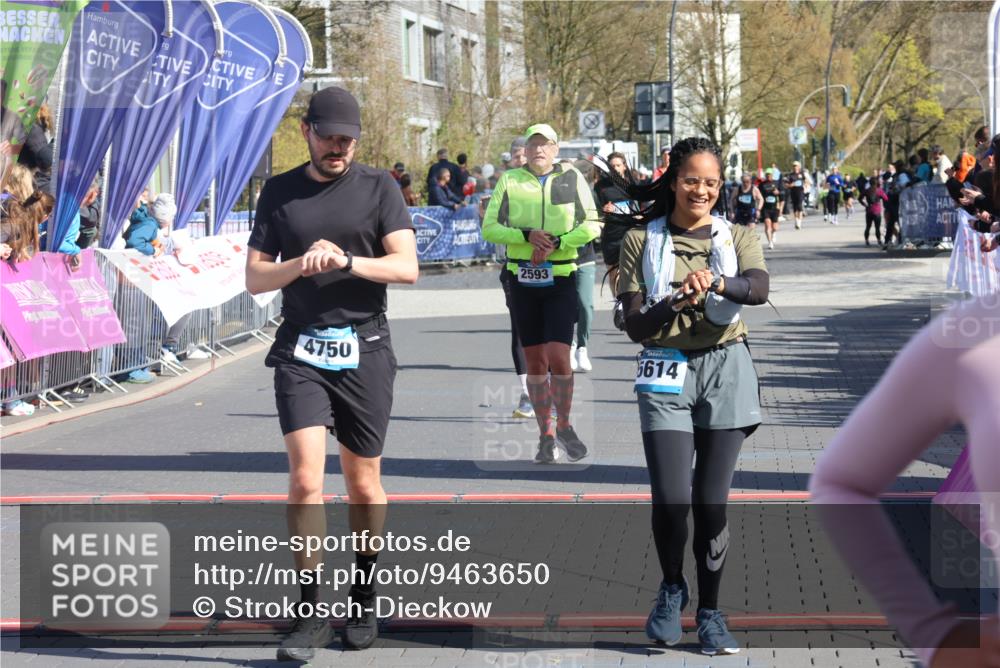 12.04.2026 - 45. Internationalen Wilhelmsburger Insellauf Strokosch-Dieckow http://msf.ph/oto/9463650 12.04.2026 10:53:54 Ziel 5614, 4750, 2593, 2834 meine-sportfotos.de