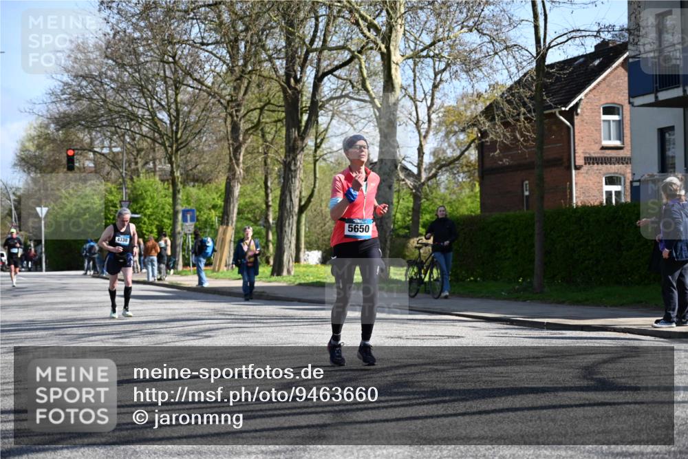 12.04.2026 - 45. Internationalen Wilhelmsburger Insellauf J. Mangold http://msf.ph/oto/9463660 12.04.2026 10:53:34 Ziel 5614, 4750, 2593, 2834, 2554, 5617, 5650, 4338, 5406, 2368, 5347, 3399, 2606, 2606, 3918, 5740, 2958, 2957, 2895, 3724 meine-sportfotos.de