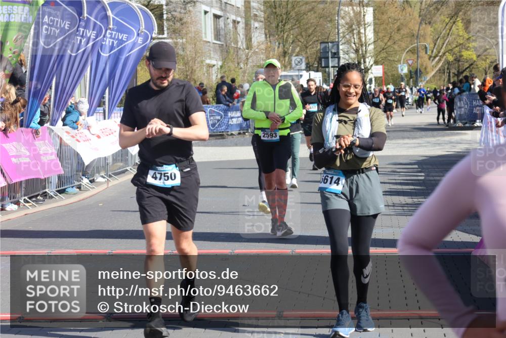 12.04.2026 - 45. Internationalen Wilhelmsburger Insellauf Strokosch-Dieckow http://msf.ph/oto/9463662 12.04.2026 10:53:54 Ziel 5614, 4750, 2593, 2834 meine-sportfotos.de