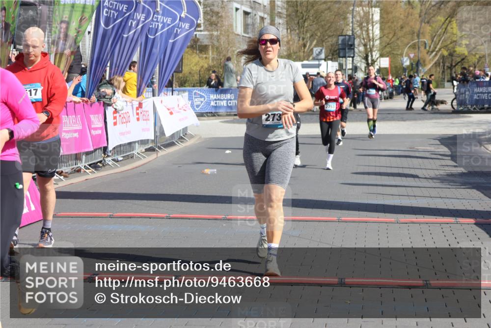 12.04.2026 - 45. Internationalen Wilhelmsburger Insellauf Strokosch-Dieckow http://msf.ph/oto/9463668 12.04.2026 11:13:01 Ziel 2435, 3517, 2739 meine-sportfotos.de