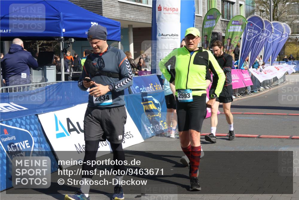 12.04.2026 - 45. Internationalen Wilhelmsburger Insellauf Strokosch-Dieckow http://msf.ph/oto/9463671 12.04.2026 10:54:02 Ziel 2834, 2554, 5617 meine-sportfotos.de