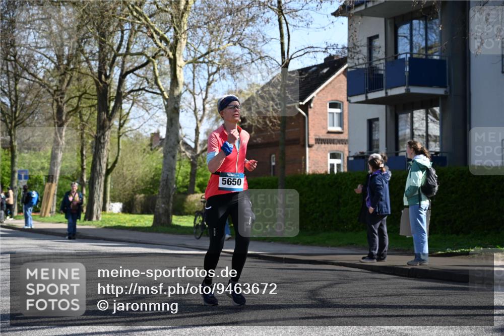 12.04.2026 - 45. Internationalen Wilhelmsburger Insellauf J. Mangold http://msf.ph/oto/9463672 12.04.2026 10:53:34 Ziel 5614, 4750, 2593, 2834, 2554, 5617, 5650, 4338, 5406, 2368, 5347, 3399, 2606, 2606, 3918, 5740, 2958, 2957, 2895, 3724 meine-sportfotos.de