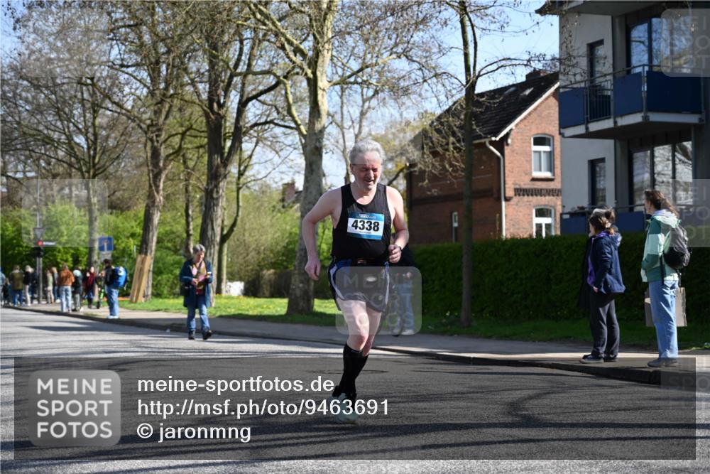 12.04.2026 - 45. Internationalen Wilhelmsburger Insellauf J. Mangold http://msf.ph/oto/9463691 12.04.2026 10:53:38 Ziel 5614, 4750, 2593, 2834, 2554, 5617, 5650, 4338, 5406, 2368, 5347, 3399, 2606, 3918, 5740, 3918, 5740, 2958, 2957, 2895, 3724, 2399 meine-sportfotos.de