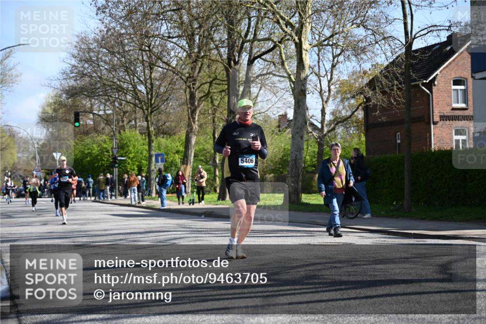 12.04.2026 - 45. Internationalen Wilhelmsburger Insellauf J. Mangold http://msf.ph/oto/9463705 12.04.2026 10:53:44 Ziel 2554, 5617, 5650, 4338, 5406, 2368, 5347, 3399, 2606, 3918, 5740, 2958, 2957, 2895, 3724, 3724, 2399, 3580, 3596, 4131 meine-sportfotos.de
