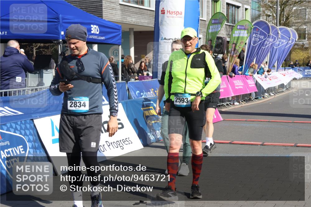 12.04.2026 - 45. Internationalen Wilhelmsburger Insellauf Strokosch-Dieckow http://msf.ph/oto/9463721 12.04.2026 10:54:03 Ziel 2554, 5617, 5650 meine-sportfotos.de