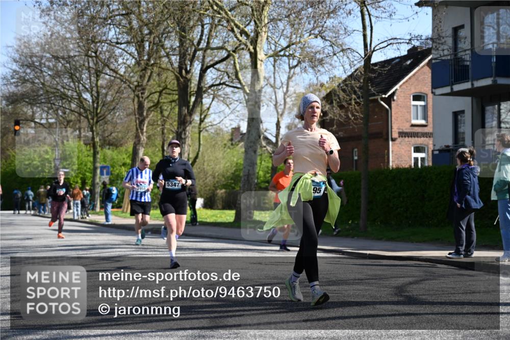 12.04.2026 - 45. Internationalen Wilhelmsburger Insellauf J. Mangold http://msf.ph/oto/9463750 12.04.2026 10:53:56 Ziel 4338, 5406, 2368, 5347, 3399, 2606, 3918, 5740, 2958, 2957, 2895, 3724, 3724, 2399, 3580, 3596, 4131, 2569, 4389, 4390, 2701 meine-sportfotos.de