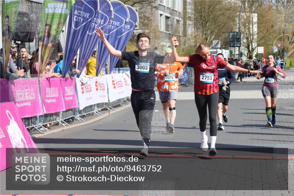 12.04.2026 - 45. Internationalen Wilhelmsburger Insellauf Strokosch-Dieckow http://msf.ph/oto/9463752 12.04.2026 11:13:05 Ziel 2739, 3003, 2753, 2272, 3718, 3405 meine-sportfotos.de