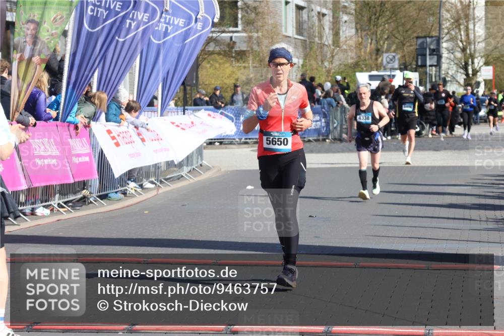 12.04.2026 - 45. Internationalen Wilhelmsburger Insellauf Strokosch-Dieckow http://msf.ph/oto/9463757 12.04.2026 10:54:06 Ziel 5650 meine-sportfotos.de