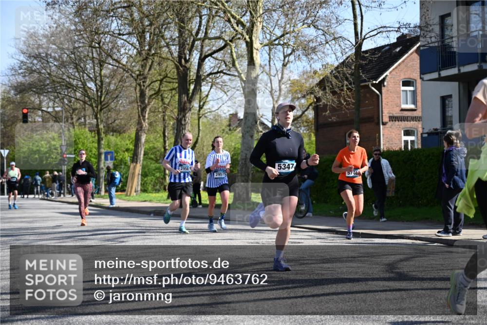 12.04.2026 - 45. Internationalen Wilhelmsburger Insellauf J. Mangold http://msf.ph/oto/9463762 12.04.2026 10:53:57 Ziel 4338, 5406, 2368, 5347, 3399, 2606, 3918, 5740, 2958, 2957, 2895, 3724, 2399, 3580, 3596, 4131, 2569, 4389, 4390, 2701 meine-sportfotos.de