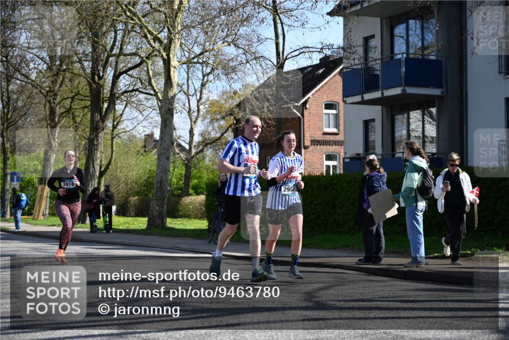 12.04.2026 - 45. Internationalen Wilhelmsburger Insellauf J. Mangold http://msf.ph/oto/9463780 12.04.2026 10:53:59 Ziel 5406, 2368, 5347, 3399, 2606, 3918, 5740, 2958, 2957, 2895, 3724, 2399, 2399, 3580, 3596, 4131, 2569, 4389, 4390, 2701 meine-sportfotos.de