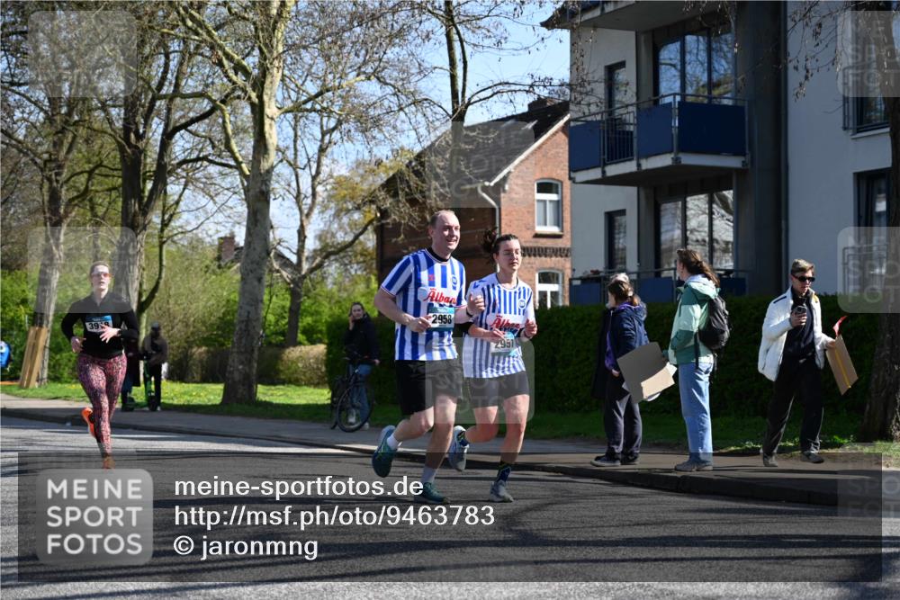 12.04.2026 - 45. Internationalen Wilhelmsburger Insellauf J. Mangold http://msf.ph/oto/9463783 12.04.2026 10:53:59 Ziel 5406, 2368, 5347, 3399, 2606, 3918, 5740, 2958, 2957, 2895, 3724, 2399, 2399, 3580, 3596, 4131, 2569, 4389, 4390, 2701 meine-sportfotos.de