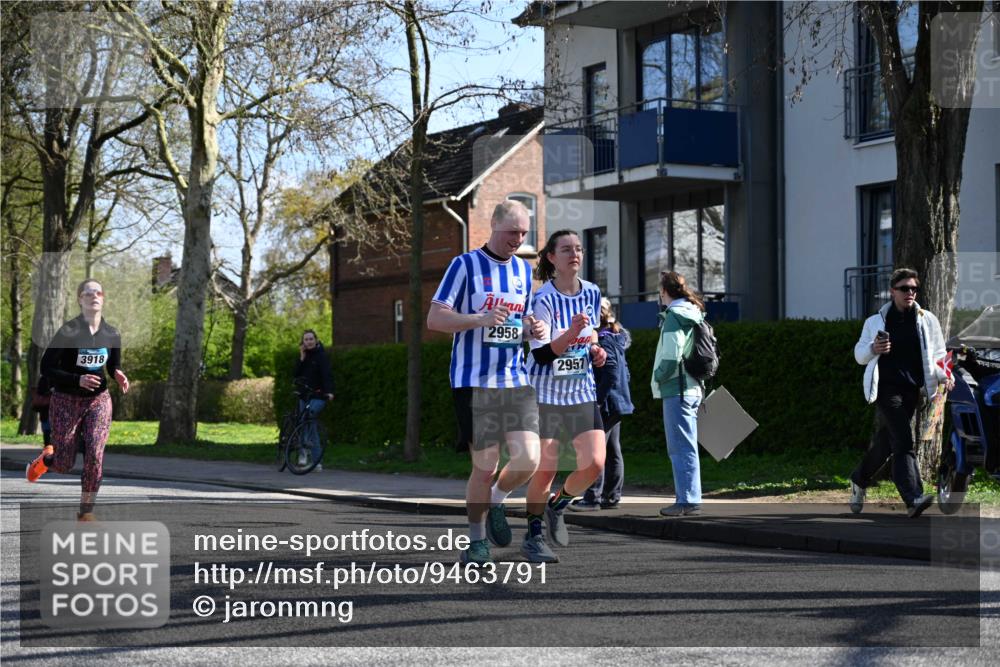 12.04.2026 - 45. Internationalen Wilhelmsburger Insellauf J. Mangold http://msf.ph/oto/9463791 12.04.2026 10:54:00 Ziel 5406, 2368, 5347, 3399, 2606, 3918, 5740, 2958, 2957, 2895, 3724, 2399, 3580, 3596, 4131, 2569, 4389, 4390, 2701 meine-sportfotos.de