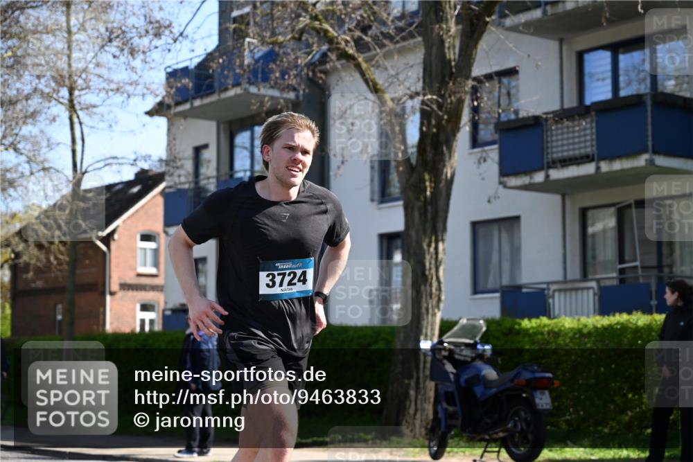 12.04.2026 - 45. Internationalen Wilhelmsburger Insellauf J. Mangold http://msf.ph/oto/9463833 12.04.2026 10:54:10 Ziel 2606, 3918, 5740, 2958, 2957, 2895, 3724, 2399, 3580, 3596, 4131, 2569, 4389, 4390, 2701, 4687, 3818, 4711 meine-sportfotos.de