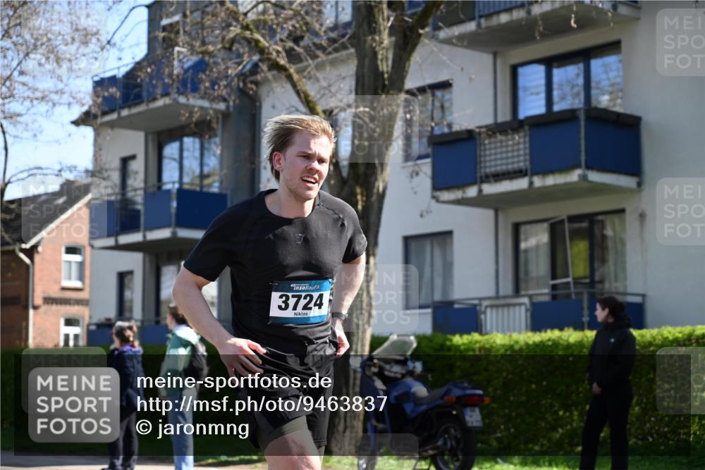 12.04.2026 - 45. Internationalen Wilhelmsburger Insellauf J. Mangold http://msf.ph/oto/9463837 12.04.2026 10:54:10 Ziel 2606, 3918, 5740, 2958, 2957, 2895, 3724, 2399, 3580, 3596, 4131, 2569, 4389, 4390, 2701, 4687, 3818, 4711 meine-sportfotos.de
