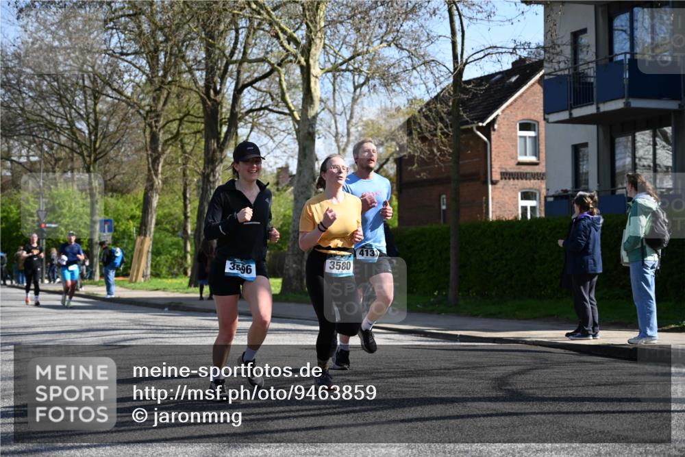12.04.2026 - 45. Internationalen Wilhelmsburger Insellauf J. Mangold http://msf.ph/oto/9463859 12.04.2026 10:54:17 Ziel 3724, 2399, 3580, 3596, 4131, 2569, 4389, 4390, 2701, 4687, 3818, 4711, 2088, 5660, 5317 meine-sportfotos.de