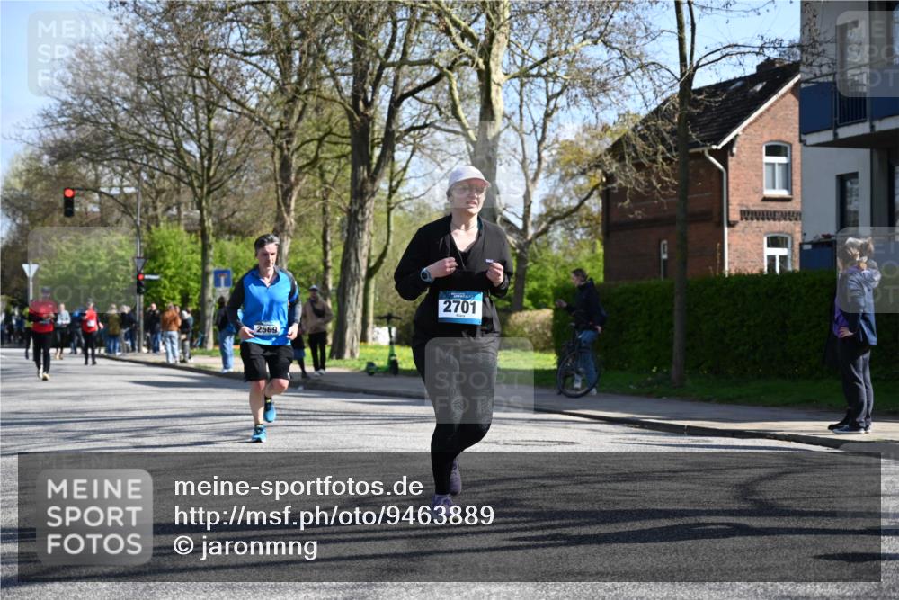 12.04.2026 - 45. Internationalen Wilhelmsburger Insellauf J. Mangold http://msf.ph/oto/9463889 12.04.2026 10:54:25 Ziel 3580, 3596, 4131, 2569, 4389, 4390, 2701, 4687, 3818, 4711, 2088, 5660, 5317, 2821, 2855, 4585, 2324 meine-sportfotos.de