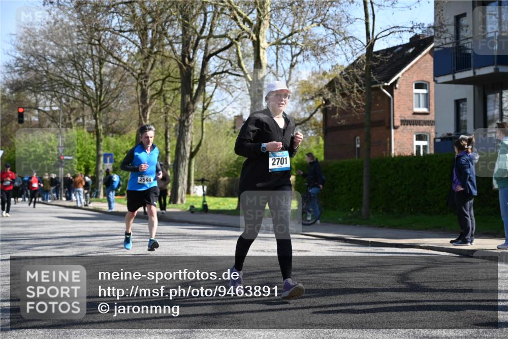 12.04.2026 - 45. Internationalen Wilhelmsburger Insellauf J. Mangold http://msf.ph/oto/9463891 12.04.2026 10:54:25 Ziel 3580, 3596, 4131, 2569, 4389, 4390, 2701, 4687, 3818, 4711, 2088, 5660, 5317, 2821, 2855, 4585, 2324 meine-sportfotos.de