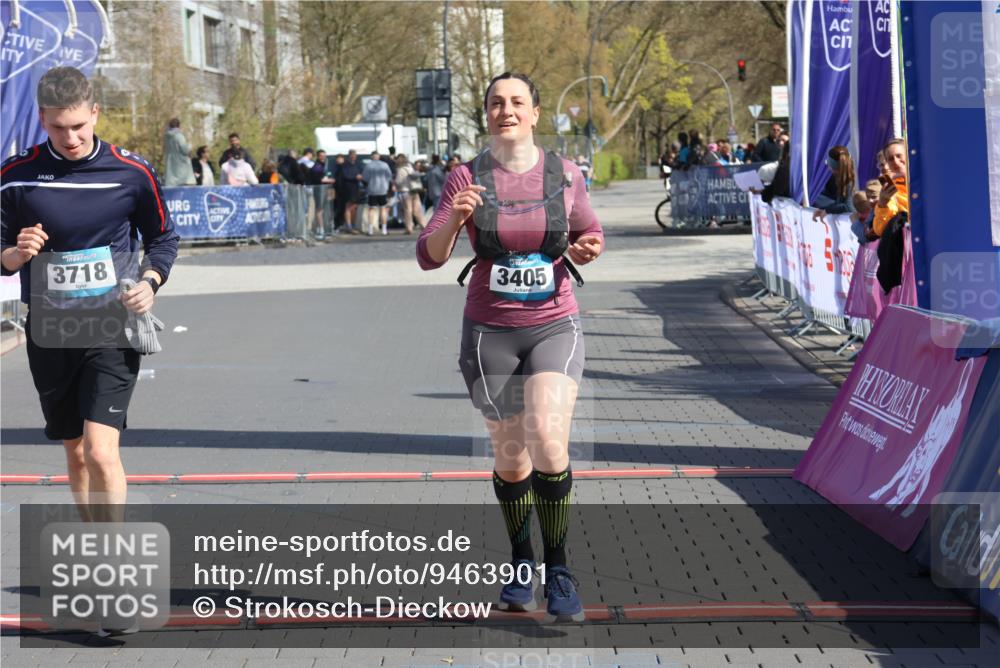 12.04.2026 - 45. Internationalen Wilhelmsburger Insellauf Strokosch-Dieckow http://msf.ph/oto/9463901 12.04.2026 11:13:09 Ziel 3003, 2753, 2272, 3718, 3405 meine-sportfotos.de