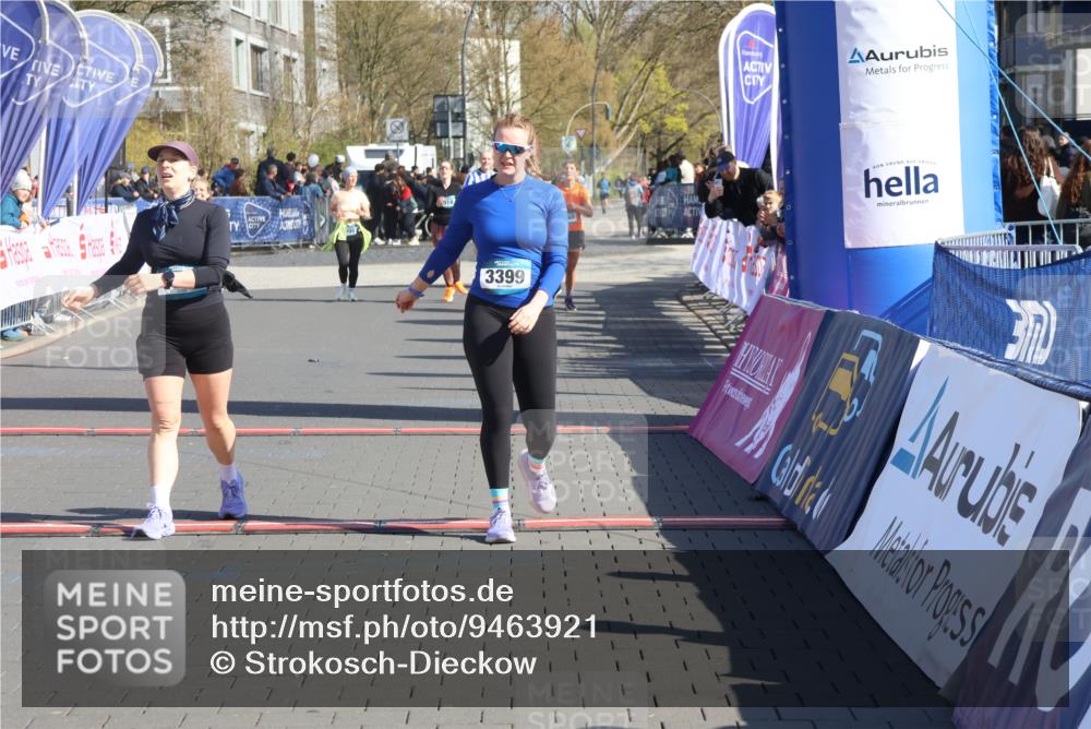 12.04.2026 - 45. Internationalen Wilhelmsburger Insellauf Strokosch-Dieckow http://msf.ph/oto/9463921 12.04.2026 10:54:23 Ziel 2368, 5347, 3399, 2606 meine-sportfotos.de