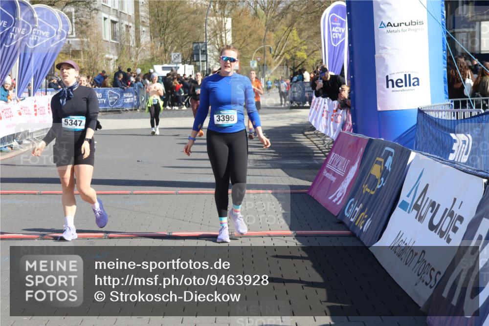 12.04.2026 - 45. Internationalen Wilhelmsburger Insellauf Strokosch-Dieckow http://msf.ph/oto/9463928 12.04.2026 10:54:23 Ziel 2368, 5347, 3399, 2606 meine-sportfotos.de