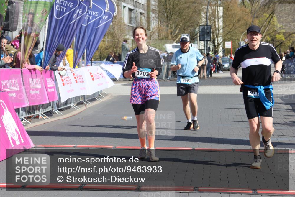 12.04.2026 - 45. Internationalen Wilhelmsburger Insellauf Strokosch-Dieckow http://msf.ph/oto/9463933 12.04.2026 11:13:35 Ziel 3714, 3703, 3092, 3155 meine-sportfotos.de