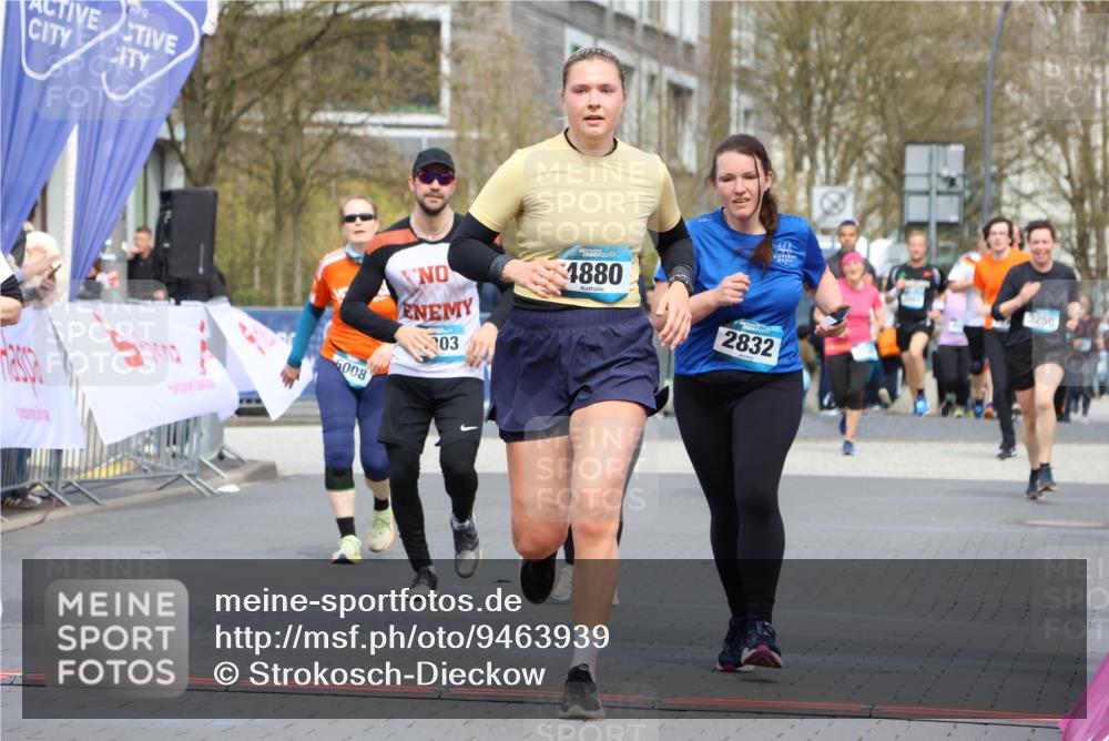 12.04.2026 - 45. Internationalen Wilhelmsburger Insellauf Strokosch-Dieckow http://msf.ph/oto/9463939 12.04.2026 13:16:08 Ziel 5675, 4616, 4880, 2832, 3803, 3801 meine-sportfotos.de