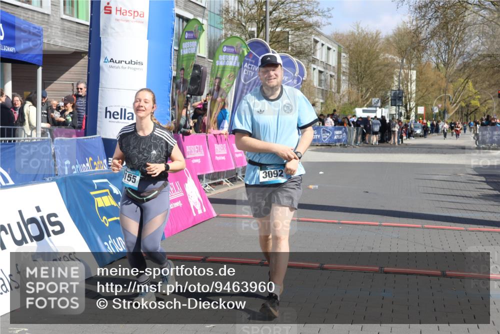 12.04.2026 - 45. Internationalen Wilhelmsburger Insellauf Strokosch-Dieckow http://msf.ph/oto/9463960 12.04.2026 11:13:40 Ziel 3703, 3092, 3155 meine-sportfotos.de