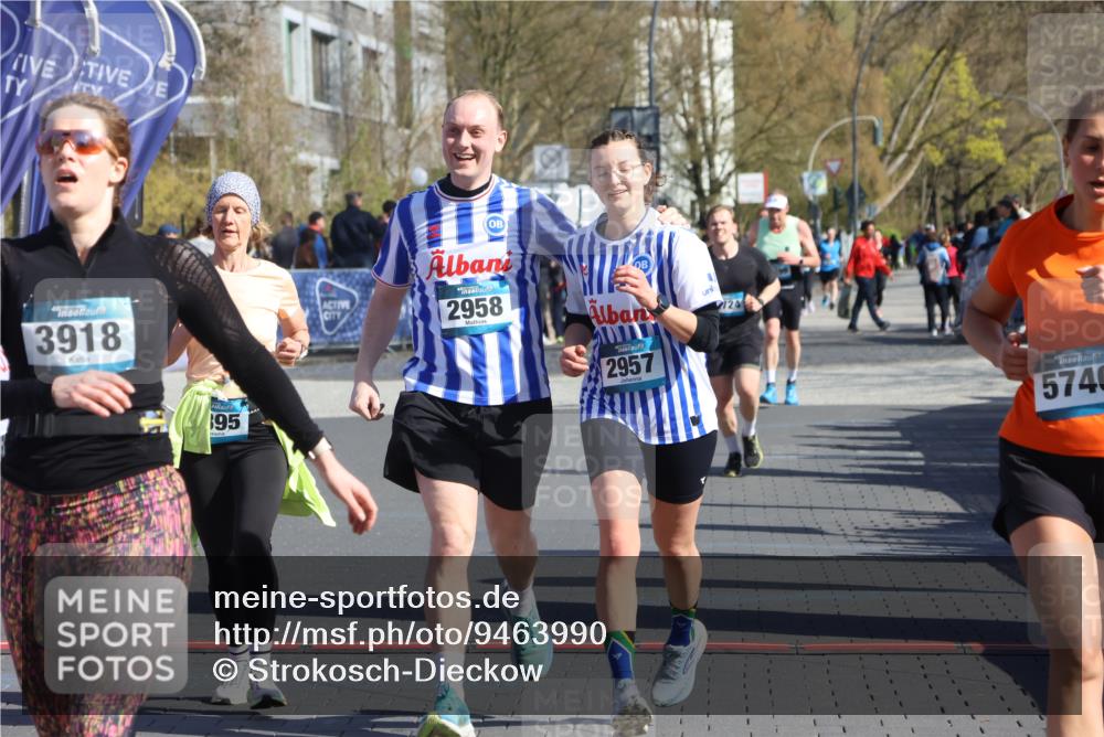 12.04.2026 - 45. Internationalen Wilhelmsburger Insellauf Strokosch-Dieckow http://msf.ph/oto/9463990 12.04.2026 10:54:31 Ziel 3918, 5740, 2958, 2957, 2895 meine-sportfotos.de