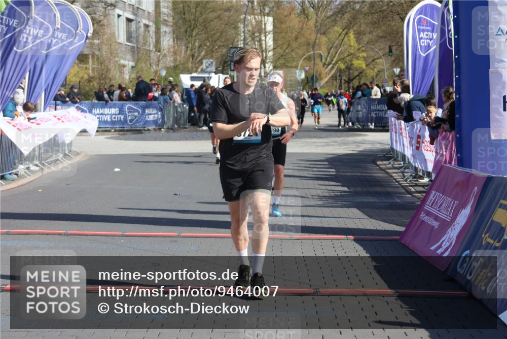 12.04.2026 - 45. Internationalen Wilhelmsburger Insellauf Strokosch-Dieckow http://msf.ph/oto/9464007 12.04.2026 10:54:37 Ziel 3724, 2399 meine-sportfotos.de