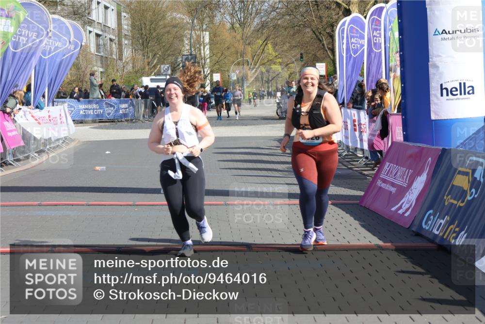 12.04.2026 - 45. Internationalen Wilhelmsburger Insellauf Strokosch-Dieckow http://msf.ph/oto/9464016 12.04.2026 11:14:06 Ziel 2527, 2526 meine-sportfotos.de