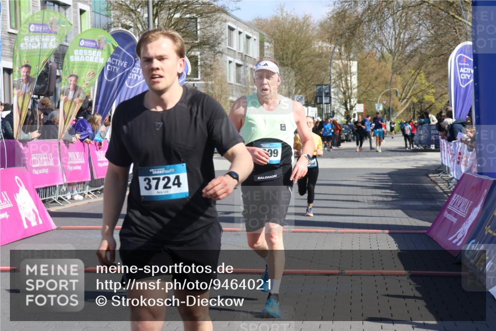 12.04.2026 - 45. Internationalen Wilhelmsburger Insellauf Strokosch-Dieckow http://msf.ph/oto/9464021 12.04.2026 10:54:41 Ziel 2399, 3580, 3596, 4131 meine-sportfotos.de