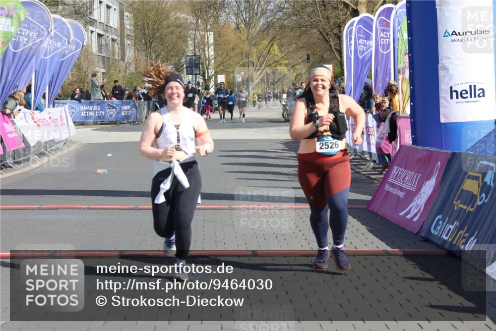 12.04.2026 - 45. Internationalen Wilhelmsburger Insellauf Strokosch-Dieckow http://msf.ph/oto/9464030 12.04.2026 11:14:07 Ziel 2527, 2526 meine-sportfotos.de