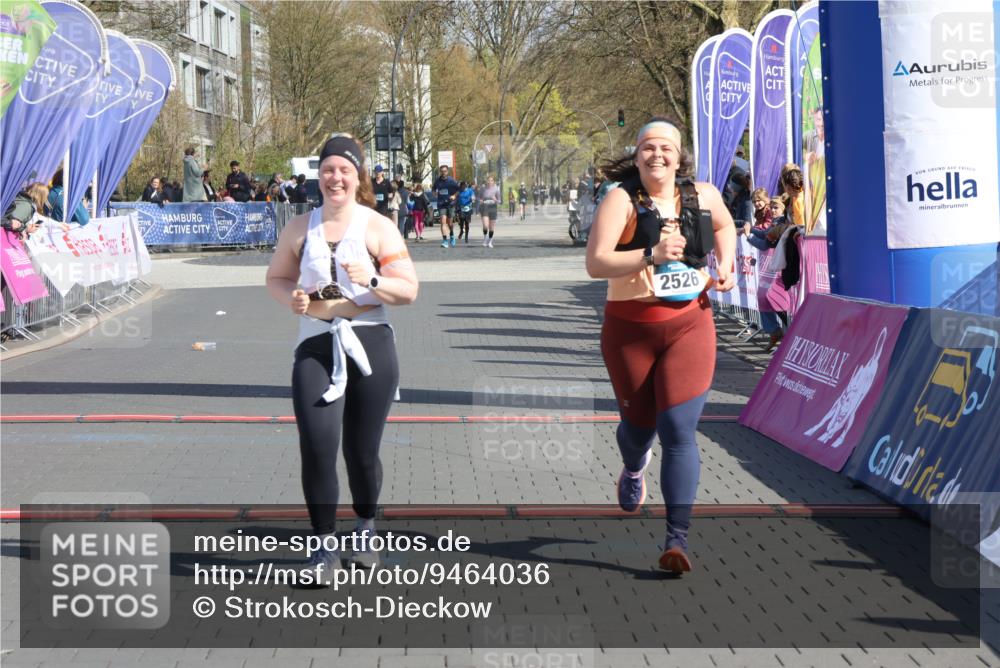 12.04.2026 - 45. Internationalen Wilhelmsburger Insellauf Strokosch-Dieckow http://msf.ph/oto/9464036 12.04.2026 11:14:07 Ziel 2527, 2526 meine-sportfotos.de