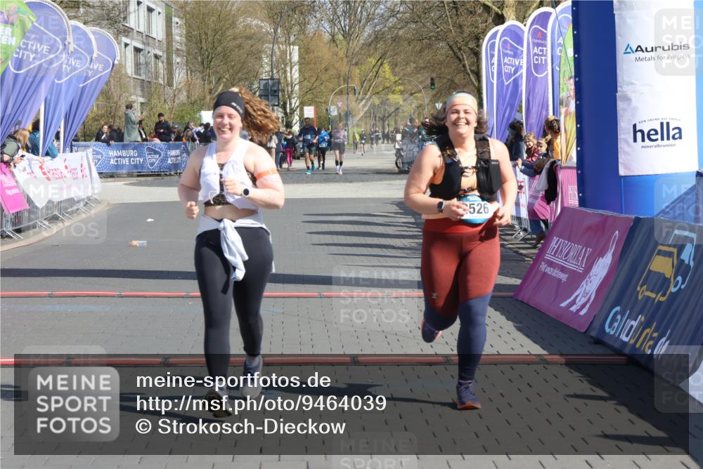12.04.2026 - 45. Internationalen Wilhelmsburger Insellauf Strokosch-Dieckow http://msf.ph/oto/9464039 12.04.2026 11:14:07 Ziel 2527, 2526 meine-sportfotos.de