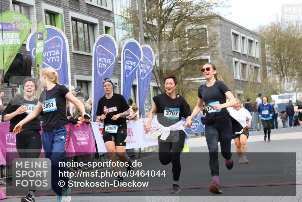 12.04.2026 - 45. Internationalen Wilhelmsburger Insellauf Strokosch-Dieckow http://msf.ph/oto/9464044 12.04.2026 13:15:47 Ziel 3881, 3882, 3767, 3765, 4366 meine-sportfotos.de