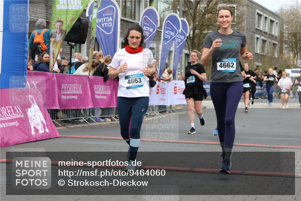 12.04.2026 - 45. Internationalen Wilhelmsburger Insellauf Strokosch-Dieckow http://msf.ph/oto/9464060 12.04.2026 13:15:41 Ziel 4662, 4663, 4559, 3308 meine-sportfotos.de