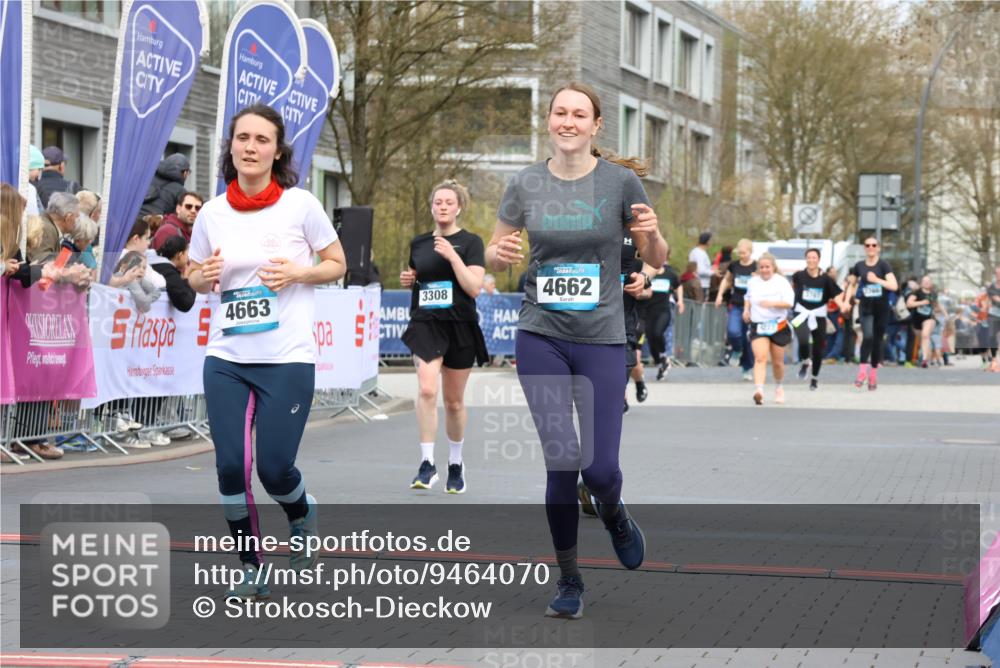 12.04.2026 - 45. Internationalen Wilhelmsburger Insellauf Strokosch-Dieckow http://msf.ph/oto/9464070 12.04.2026 13:15:40 Ziel 5755, 5029, 4662, 4663, 4559, 3308 meine-sportfotos.de