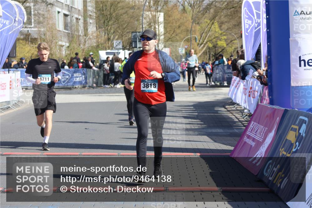 12.04.2026 - 45. Internationalen Wilhelmsburger Insellauf Strokosch-Dieckow http://msf.ph/oto/9464138 12.04.2026 10:55:11 Ziel 3818, 4711, 2088 meine-sportfotos.de