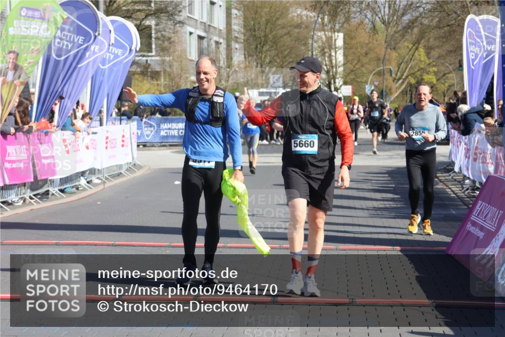 12.04.2026 - 45. Internationalen Wilhelmsburger Insellauf Strokosch-Dieckow http://msf.ph/oto/9464170 12.04.2026 10:55:21 Ziel 5660, 5317, 2821, 2855 meine-sportfotos.de