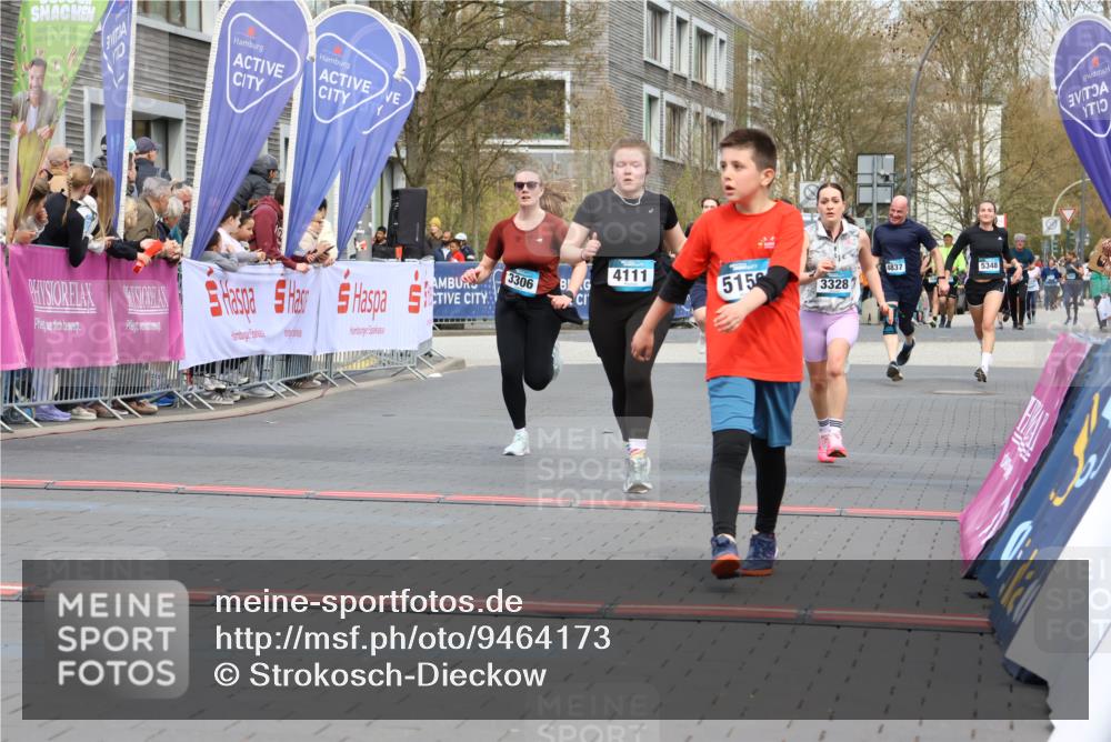 12.04.2026 - 45. Internationalen Wilhelmsburger Insellauf Strokosch-Dieckow http://msf.ph/oto/9464173 12.04.2026 13:15:16 Ziel 4418, 5156, 4111, 3306, 3328, 2772 meine-sportfotos.de