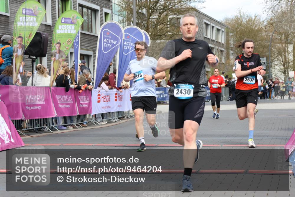 12.04.2026 - 45. Internationalen Wilhelmsburger Insellauf Strokosch-Dieckow http://msf.ph/oto/9464204 12.04.2026 13:15:06 Ziel 4852, 2430, 5813, 4747, 3773, 5602 meine-sportfotos.de