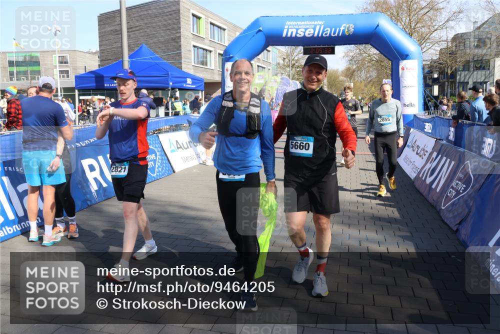 12.04.2026 - 45. Internationalen Wilhelmsburger Insellauf Strokosch-Dieckow http://msf.ph/oto/9464205 12.04.2026 10:55:30 Ziel 4585, 2324, 4636, 5006, 5333, 4056, 5334 meine-sportfotos.de