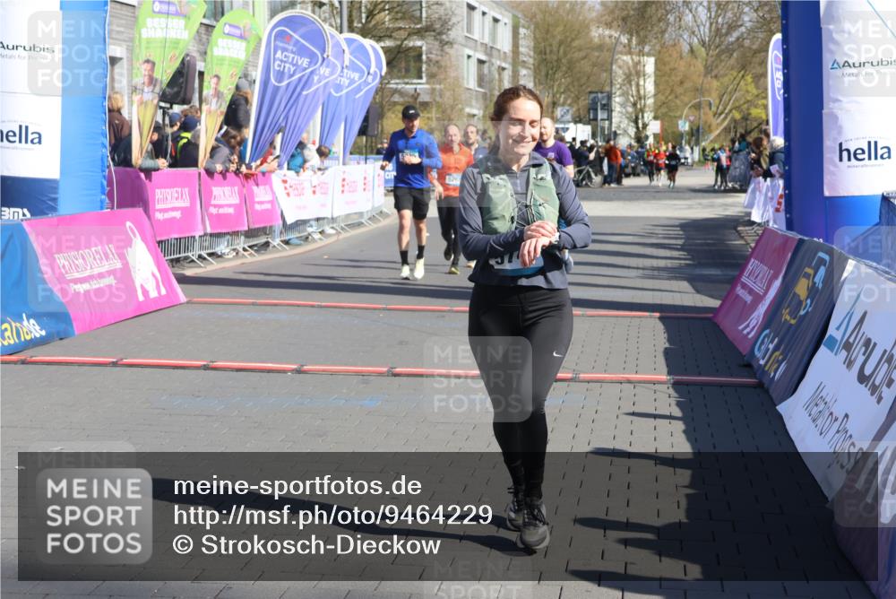 12.04.2026 - 45. Internationalen Wilhelmsburger Insellauf Strokosch-Dieckow http://msf.ph/oto/9464229 12.04.2026 10:55:43 Ziel 5747, 5773, 5835, 5268, 4500 meine-sportfotos.de