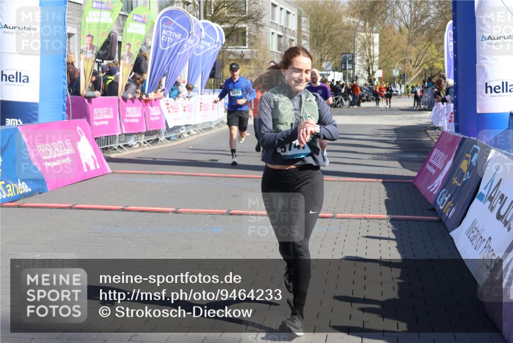 12.04.2026 - 45. Internationalen Wilhelmsburger Insellauf Strokosch-Dieckow http://msf.ph/oto/9464233 12.04.2026 10:55:43 Ziel 5747, 5773, 5835, 5268, 4500 meine-sportfotos.de