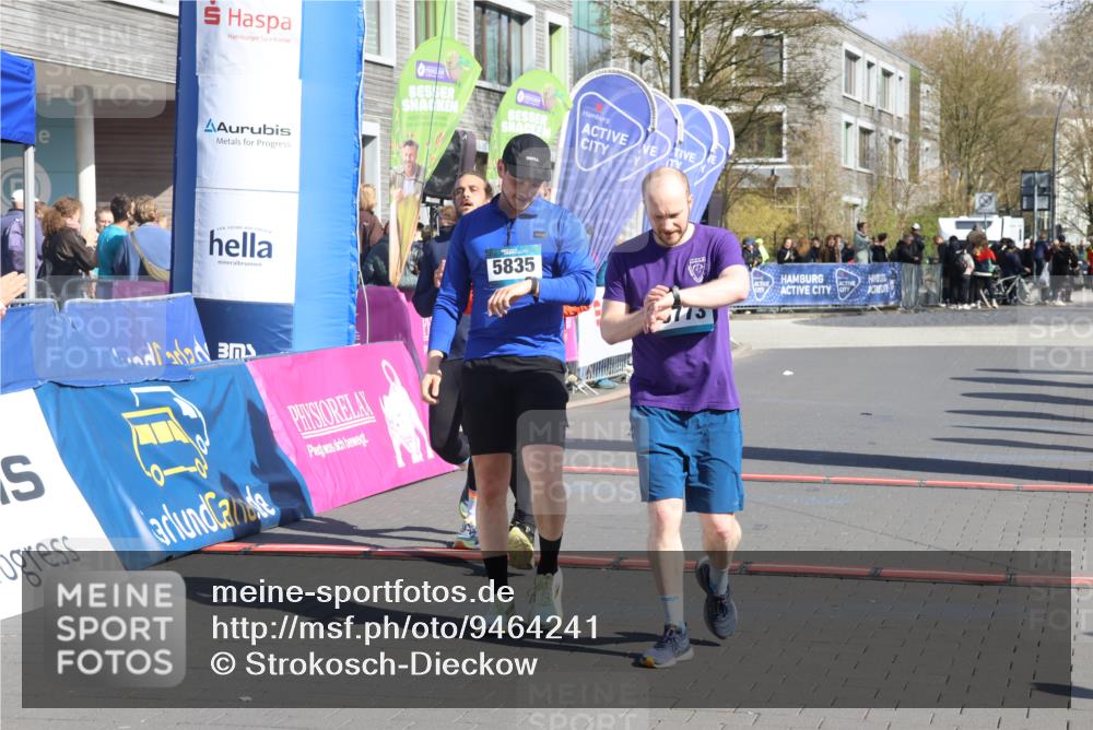 12.04.2026 - 45. Internationalen Wilhelmsburger Insellauf Strokosch-Dieckow http://msf.ph/oto/9464241 12.04.2026 10:55:46 Ziel 5773, 5835, 5268, 4500 meine-sportfotos.de