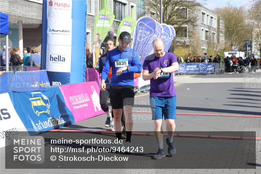 12.04.2026 - 45. Internationalen Wilhelmsburger Insellauf Strokosch-Dieckow http://msf.ph/oto/9464243 12.04.2026 10:55:47 Ziel 5773, 5835, 5268, 4500 meine-sportfotos.de