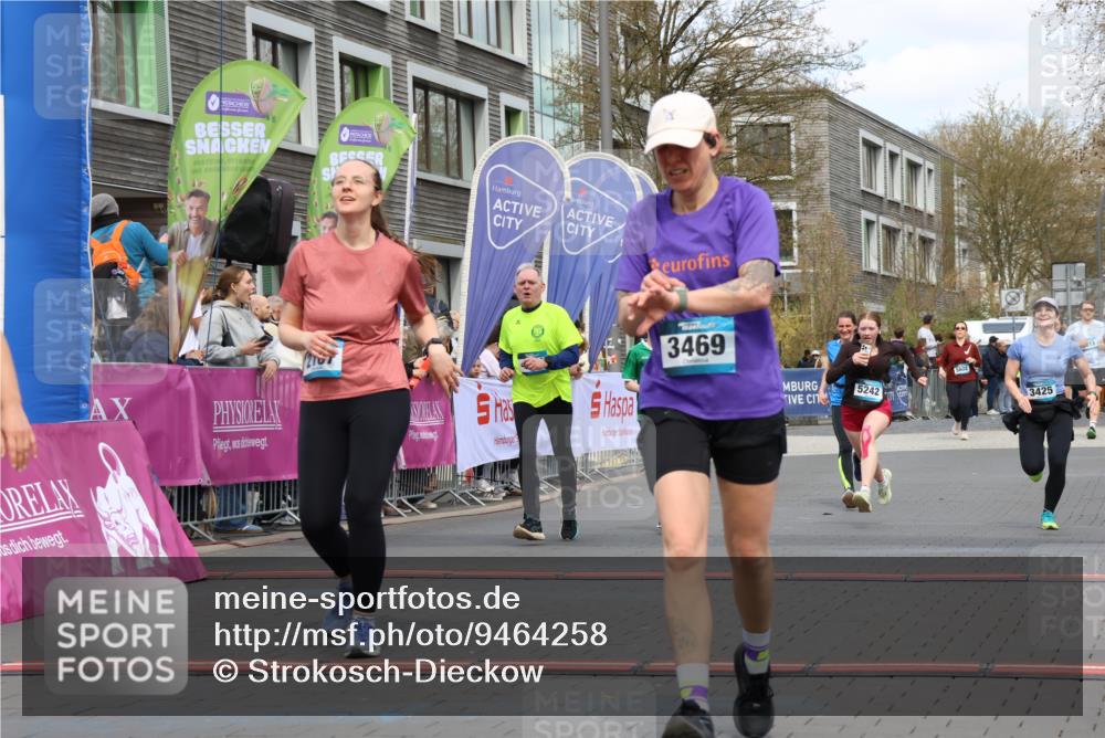 12.04.2026 - 45. Internationalen Wilhelmsburger Insellauf Strokosch-Dieckow http://msf.ph/oto/9464258 12.04.2026 13:14:58 Ziel 3443, 3469, 2107, 4421, 5242, 3425, 5142, 4852 meine-sportfotos.de