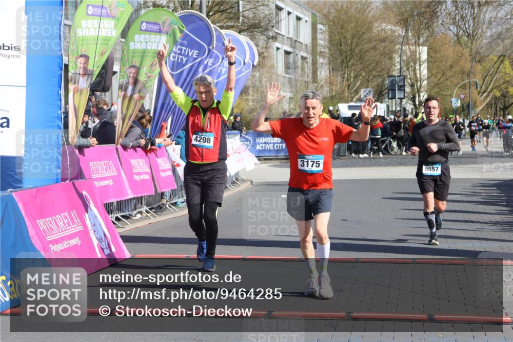 12.04.2026 - 45. Internationalen Wilhelmsburger Insellauf Strokosch-Dieckow http://msf.ph/oto/9464285 12.04.2026 10:56:05 Ziel 3175, 4298, 5557 meine-sportfotos.de