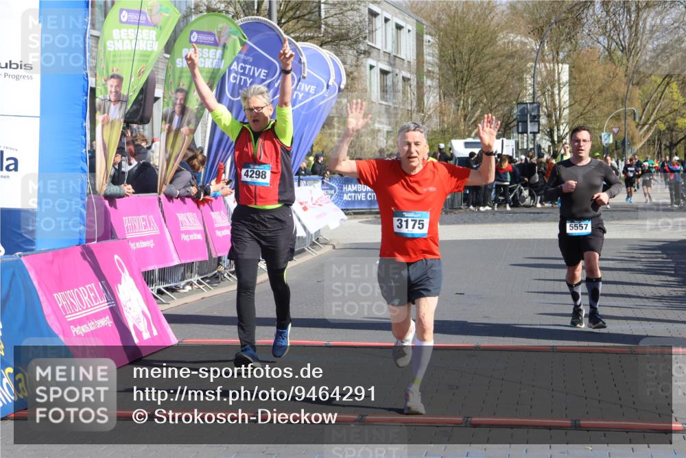 12.04.2026 - 45. Internationalen Wilhelmsburger Insellauf Strokosch-Dieckow http://msf.ph/oto/9464291 12.04.2026 10:56:05 Ziel 3175, 4298, 5557 meine-sportfotos.de